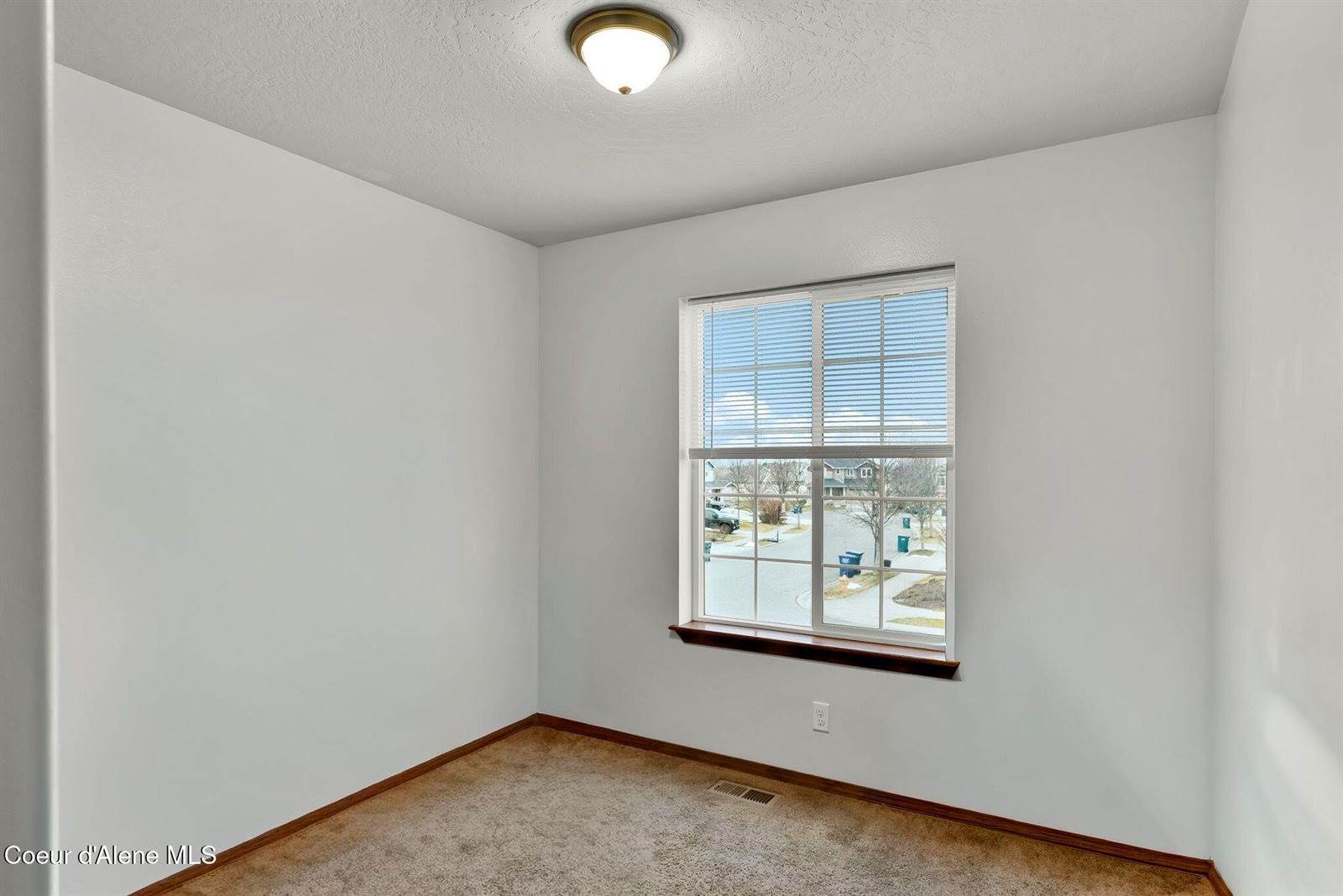 2118 North Teanaway Dr, Post Falls, ID 83854