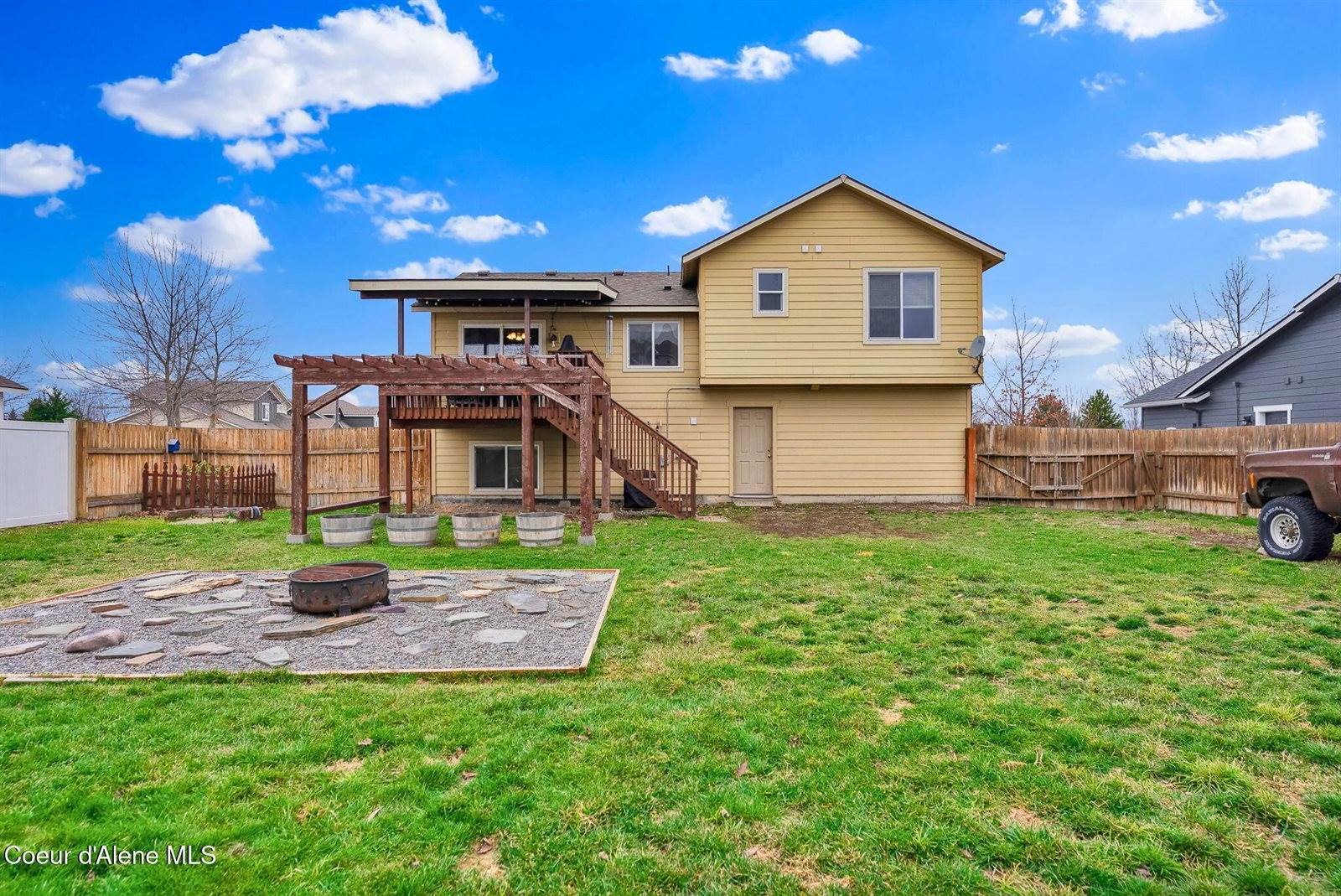 2118 North Teanaway Dr, Post Falls, ID 83854