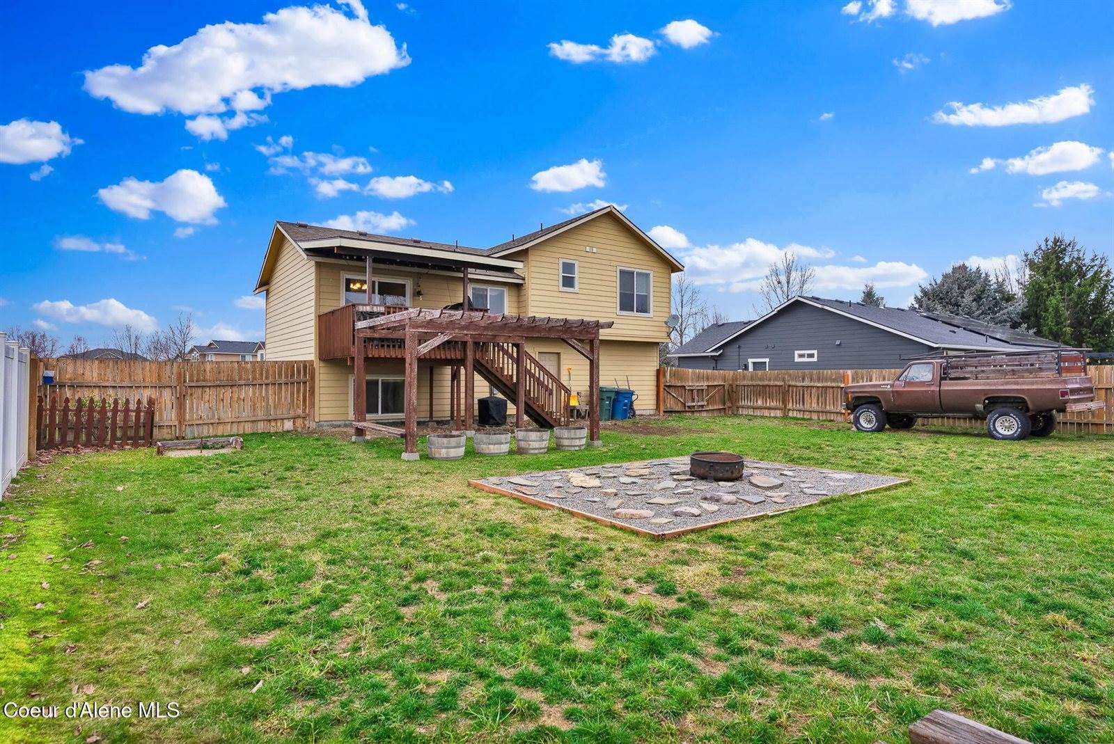 2118 North Teanaway Dr, Post Falls, ID 83854