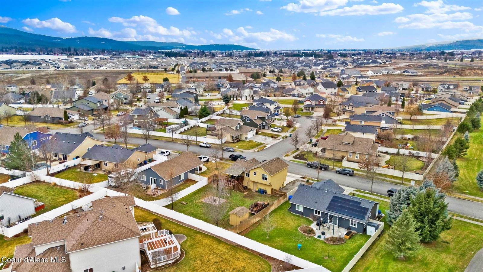 2118 North Teanaway Dr, Post Falls, ID 83854