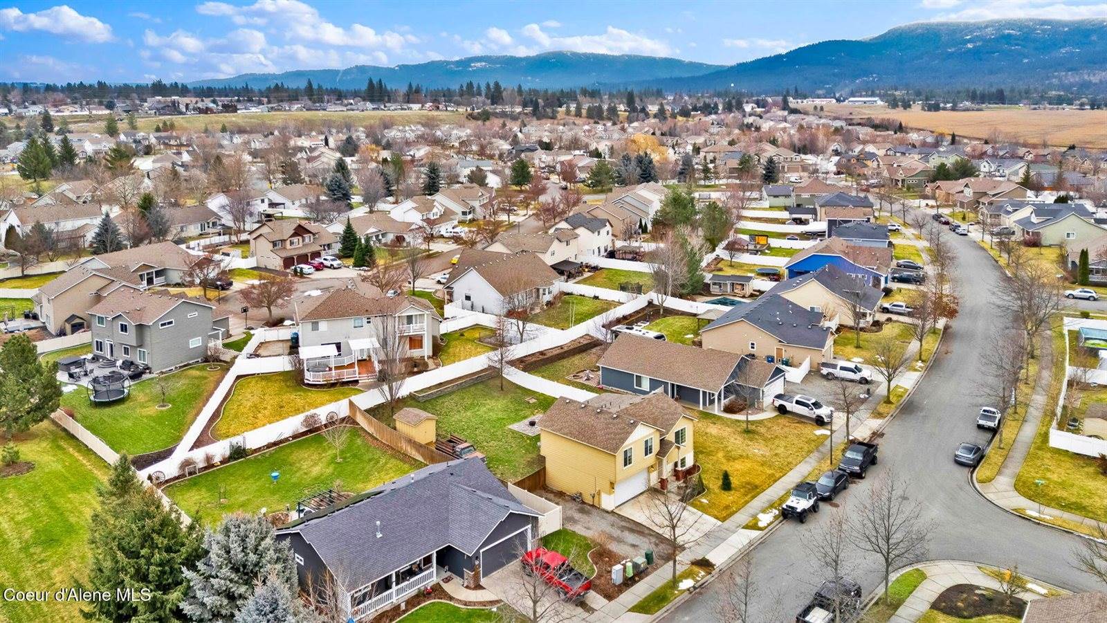 2118 North Teanaway Dr, Post Falls, ID 83854