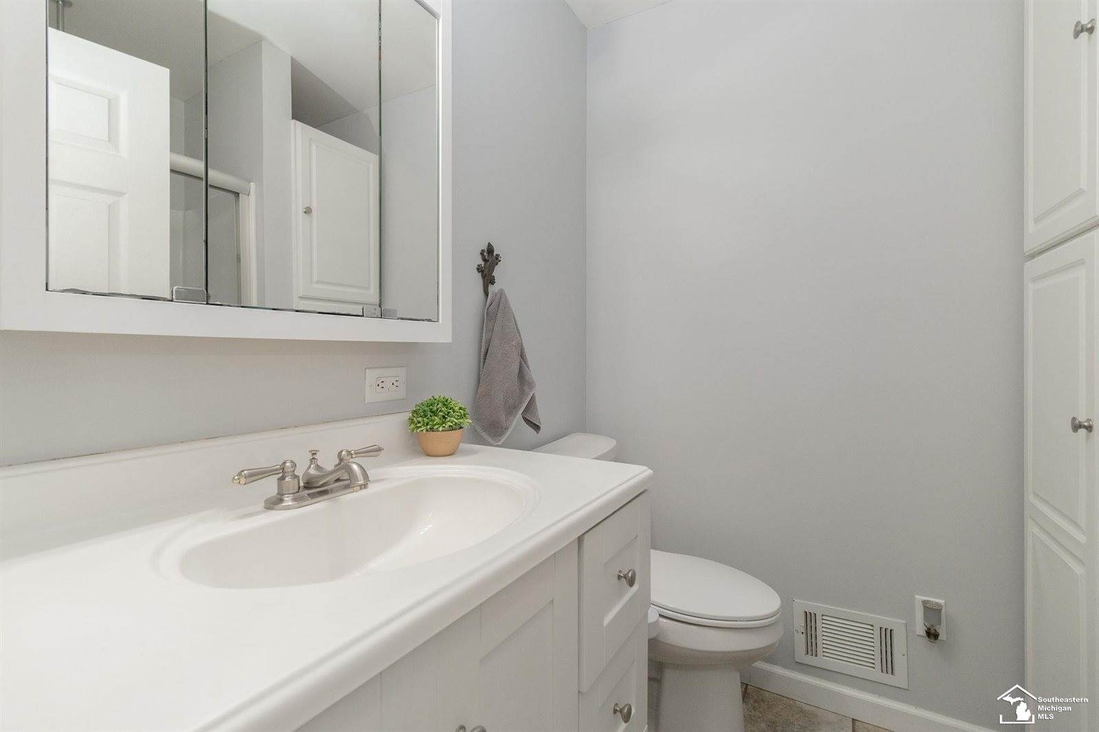 485 W Vienna Road, Temperance, MI 48182