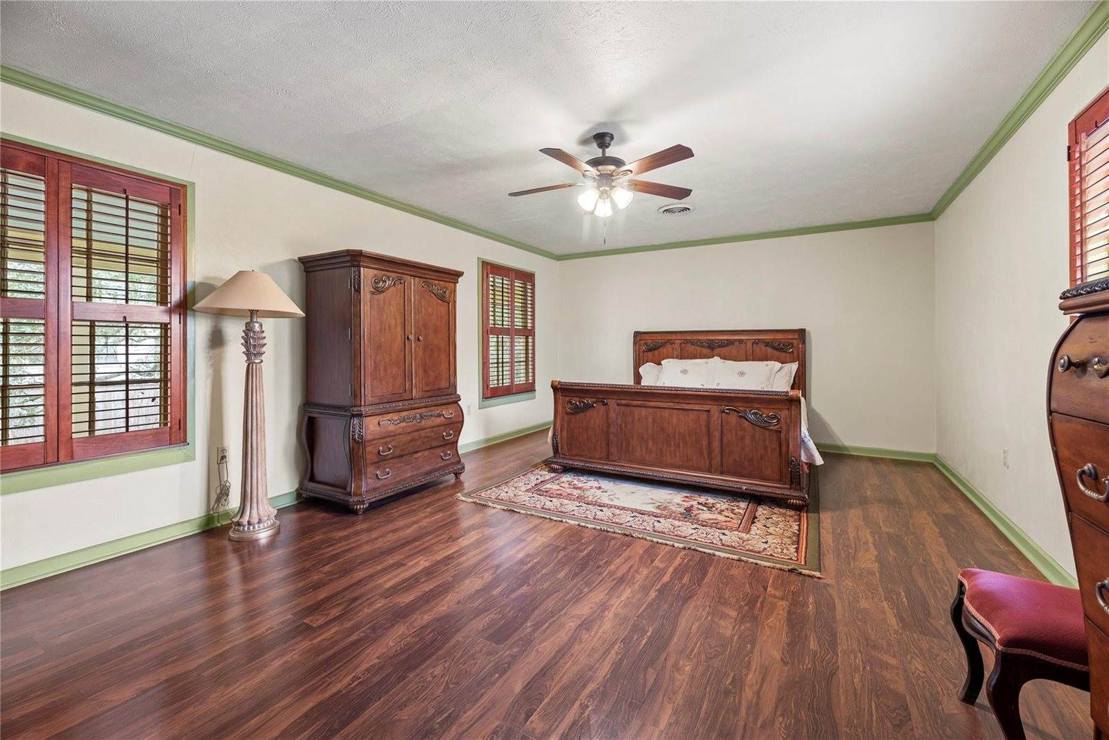 1106 Avenue O, Huntsville, TX 77340