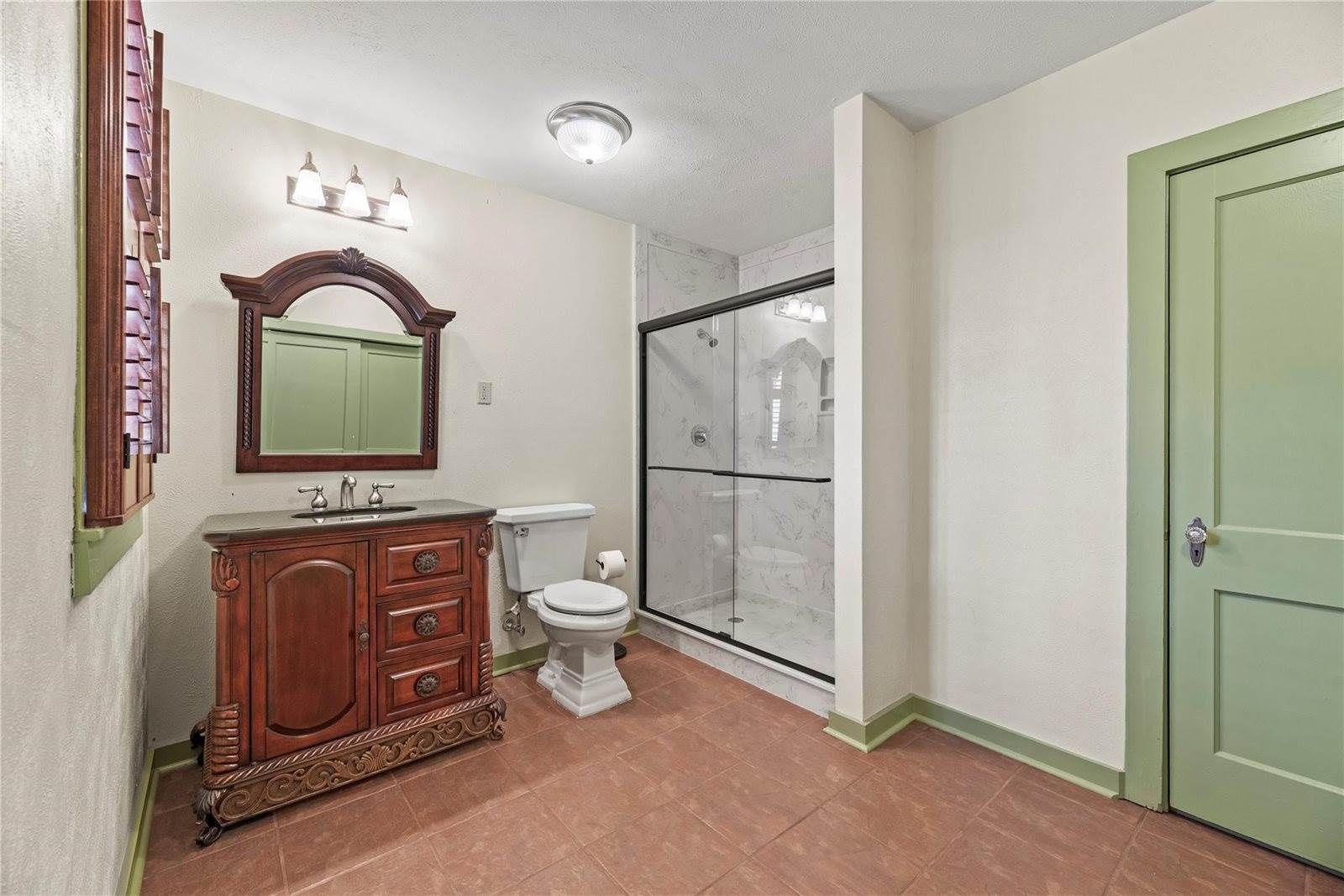 1106 Avenue O, Huntsville, TX 77340