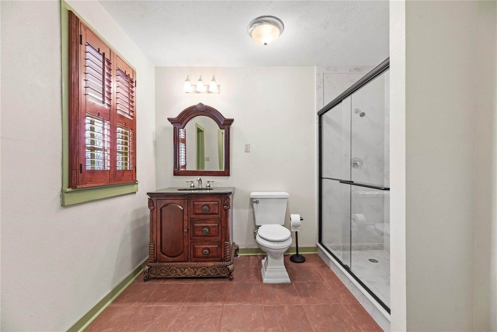 1106 Avenue O, Huntsville, TX 77340