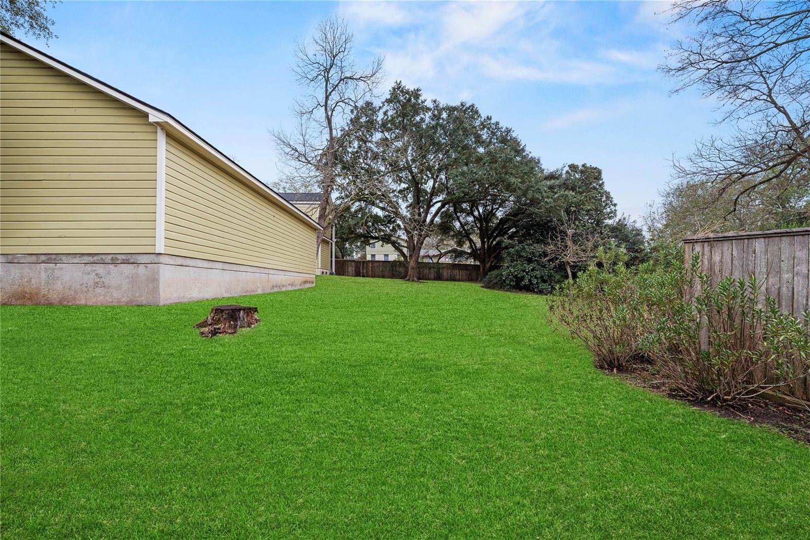 1106 Avenue O, Huntsville, TX 77340