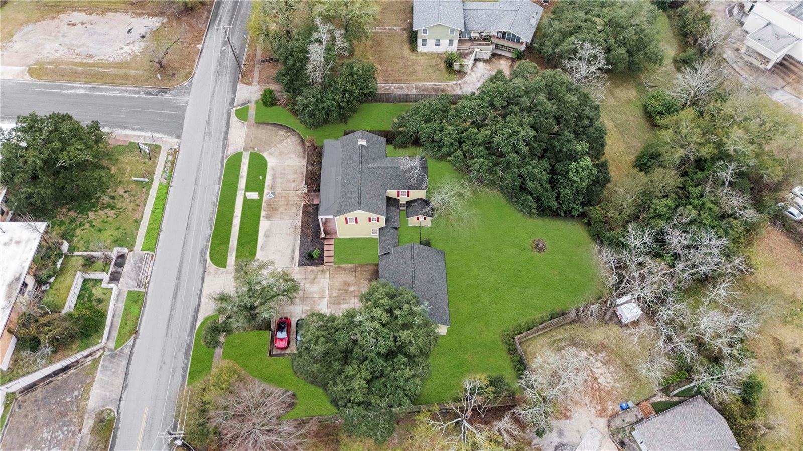 1106 Avenue O, Huntsville, TX 77340