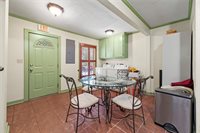 1106 Avenue O, Huntsville, TX 77340