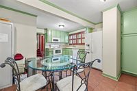 1106 Avenue O, Huntsville, TX 77340