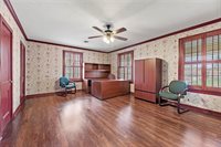 1106 Avenue O, Huntsville, TX 77340