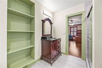 1106 Avenue O, Huntsville, TX 77340