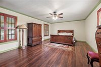 1106 Avenue O, Huntsville, TX 77340