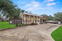 1106 Avenue O, Huntsville, TX 77340