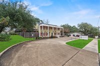 1106 Avenue O, Huntsville, TX 77340