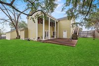 1106 Avenue O, Huntsville, TX 77340