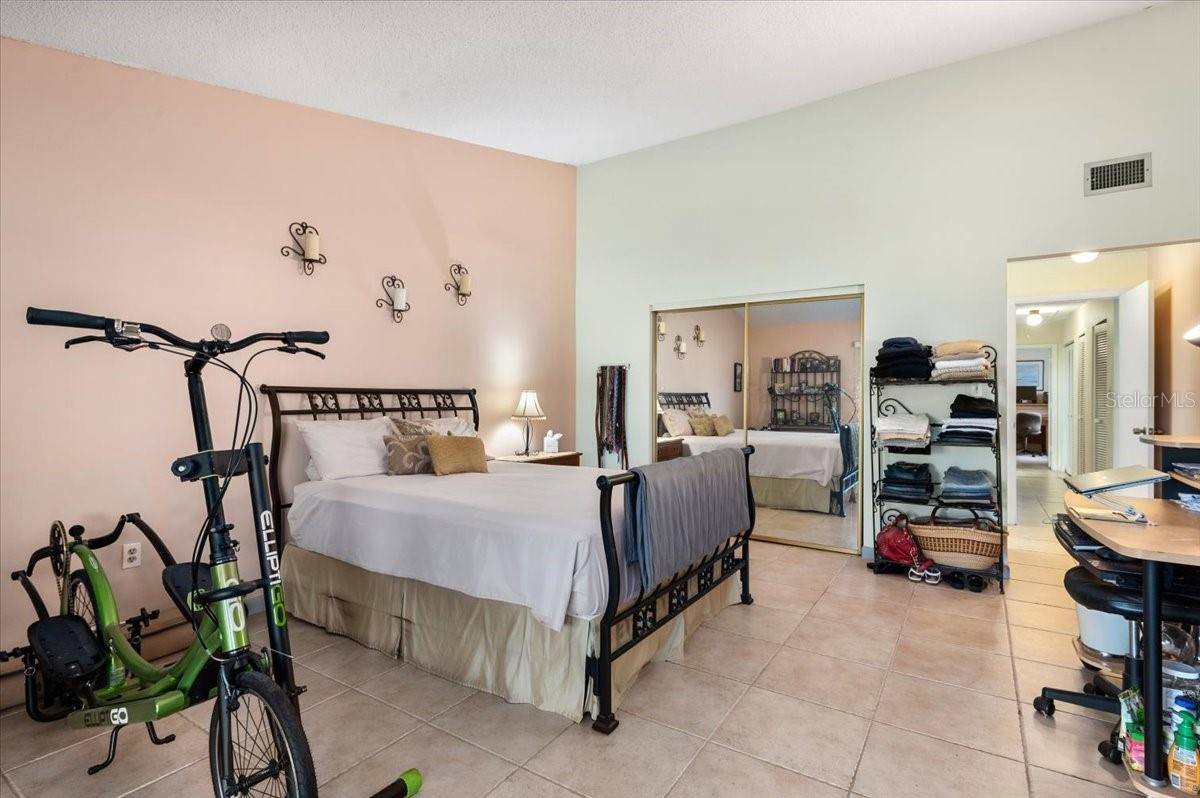 5905 La Vista Lane, Bradenton, FL 34210