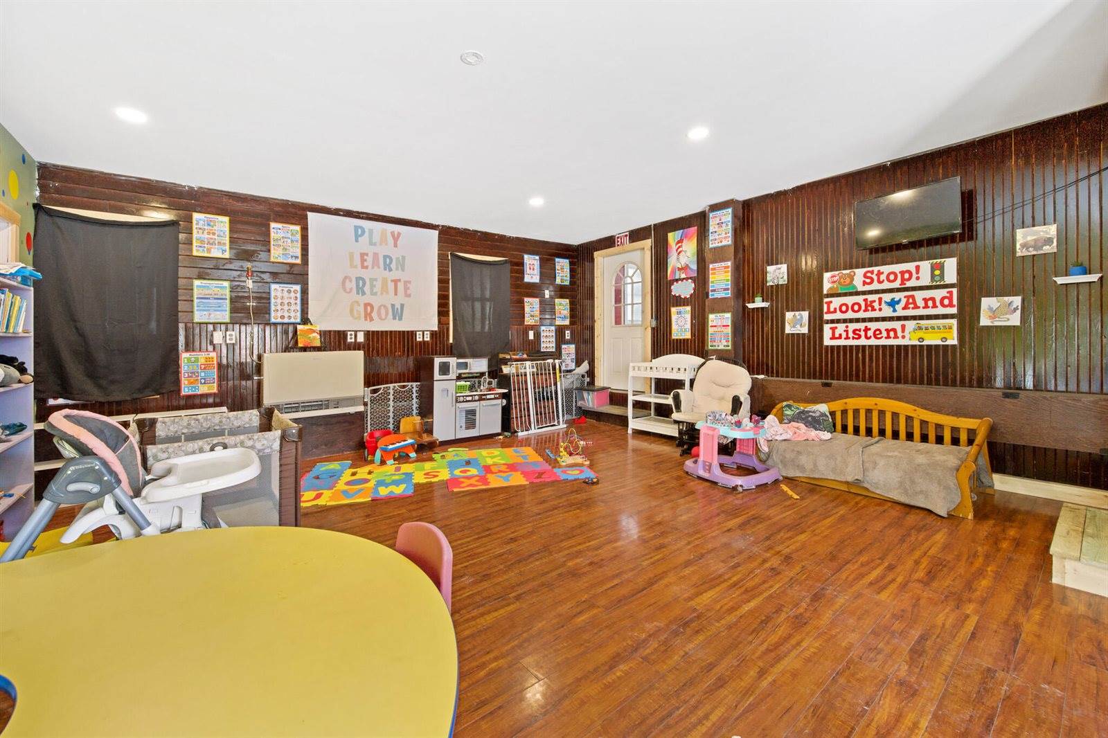 22 Grove Street, Newport, ME 04953