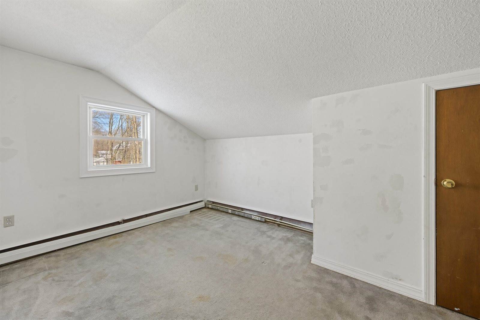 22 Grove Street, Newport, ME 04953