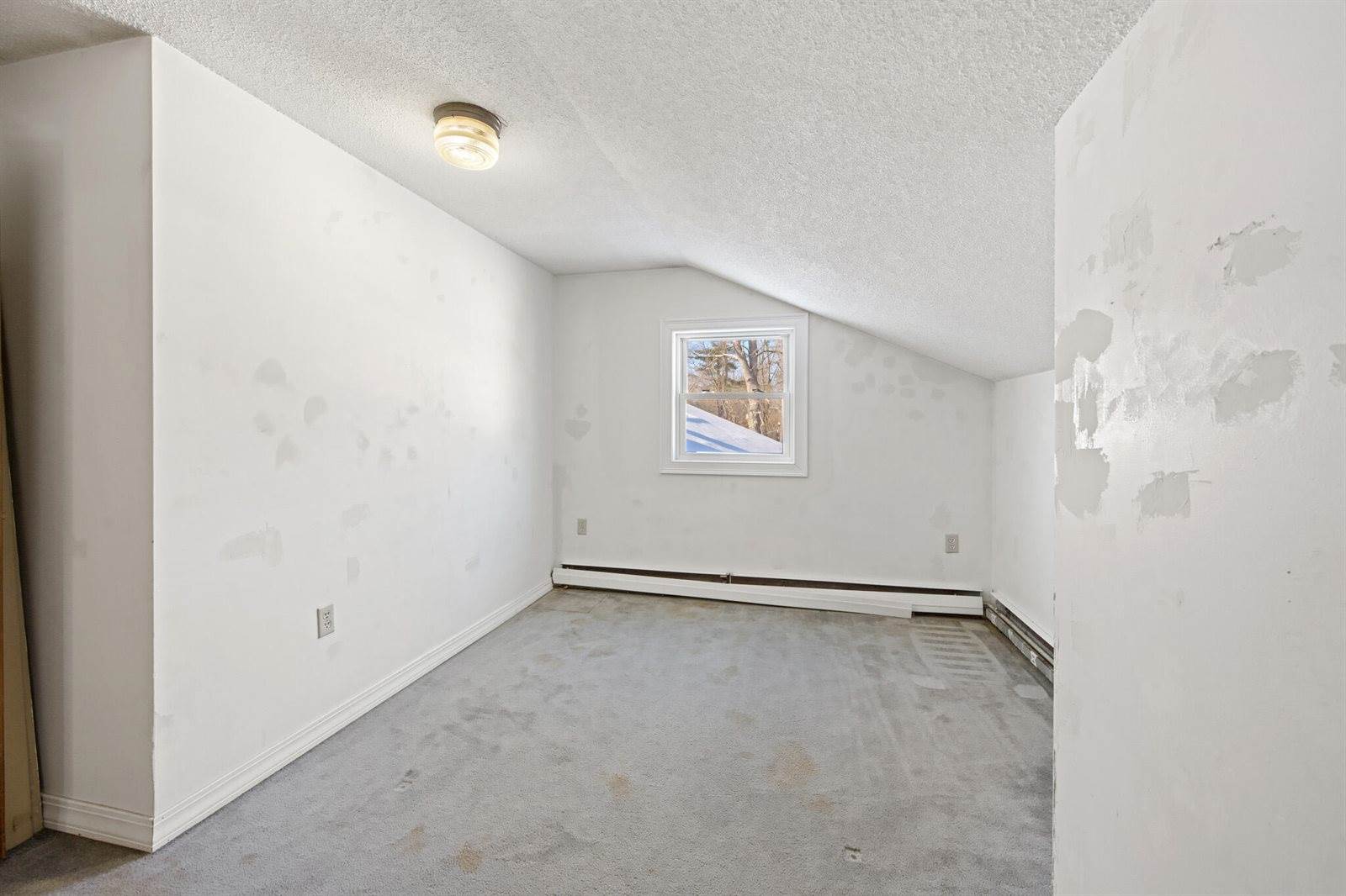 22 Grove Street, Newport, ME 04953