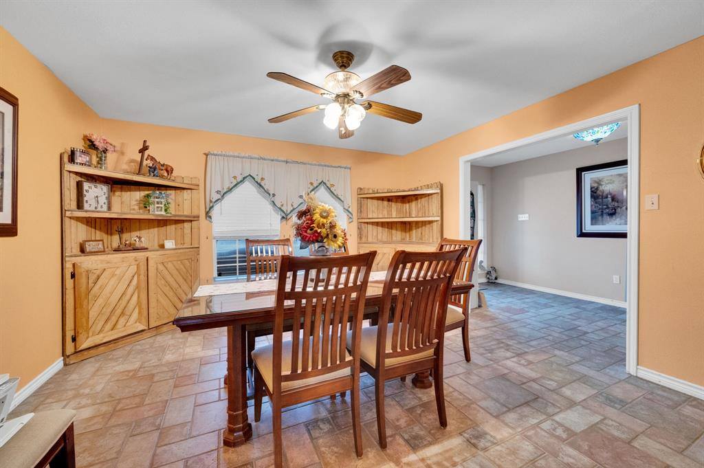 839 Walker Creek Road, Ennis, TX 75119