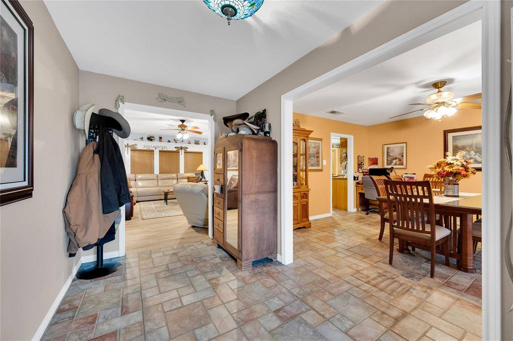 839 Walker Creek Road, Ennis, TX 75119