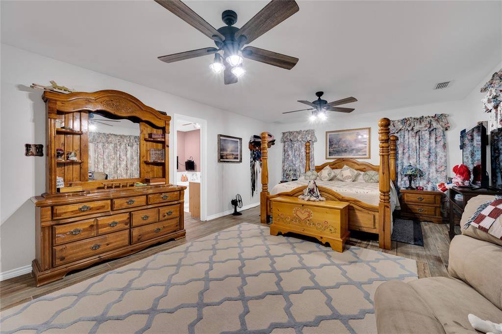 839 Walker Creek Road, Ennis, TX 75119