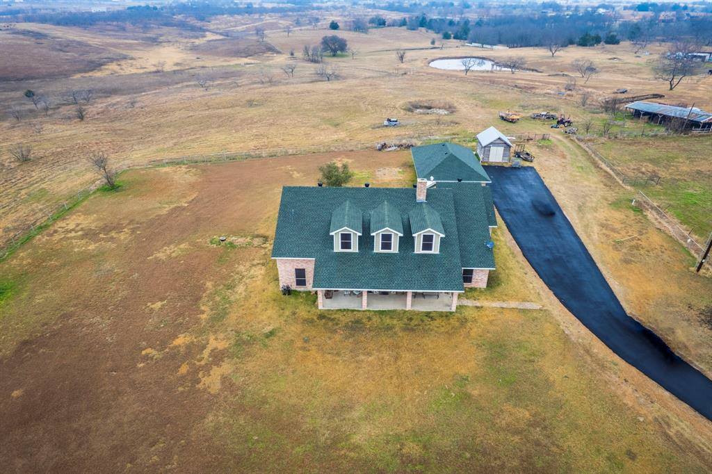 839 Walker Creek Road, Ennis, TX 75119