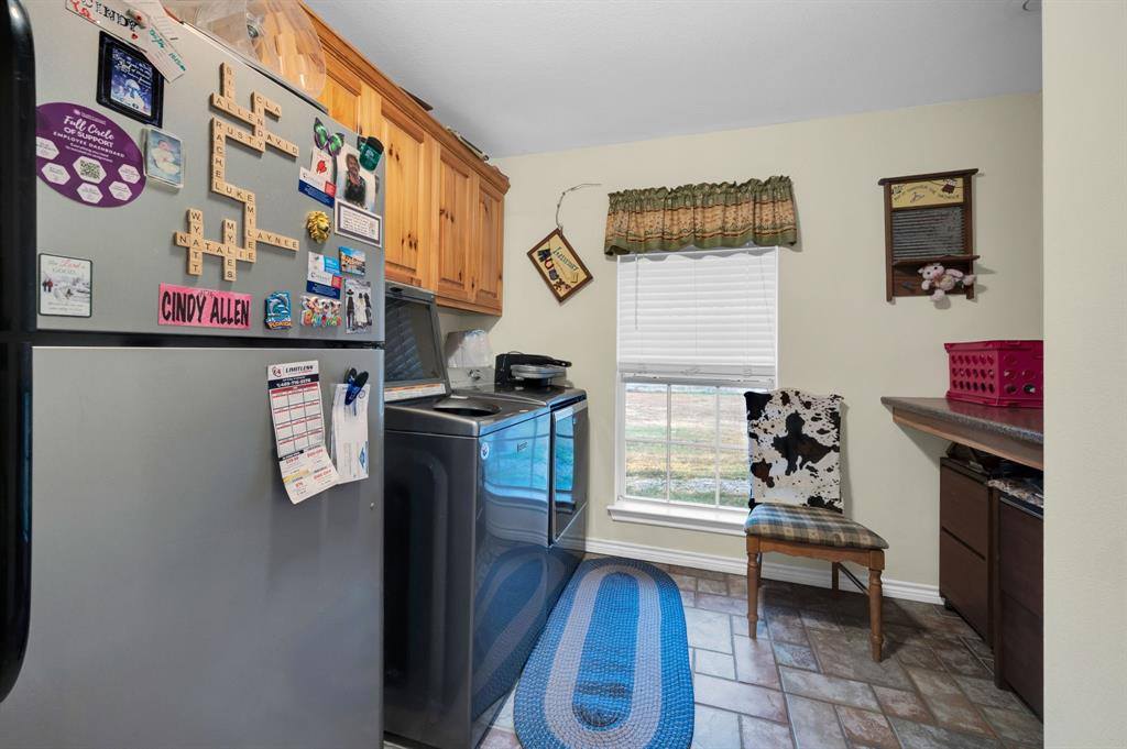 839 Walker Creek Road, Ennis, TX 75119