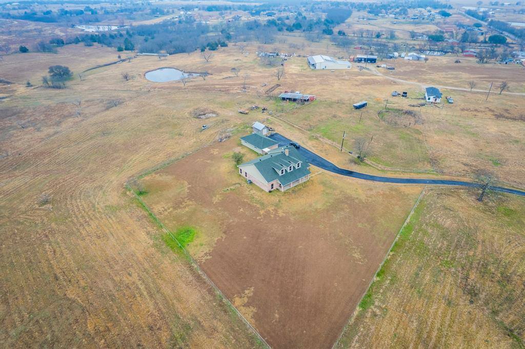 839 Walker Creek Road, Ennis, TX 75119