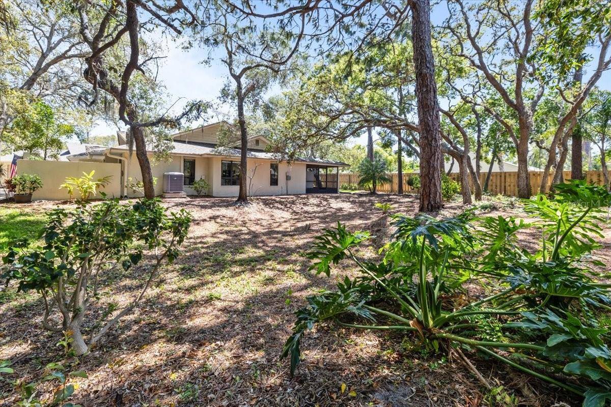 110 Parkside Colony Drive, Tarpon Springs, FL 34689