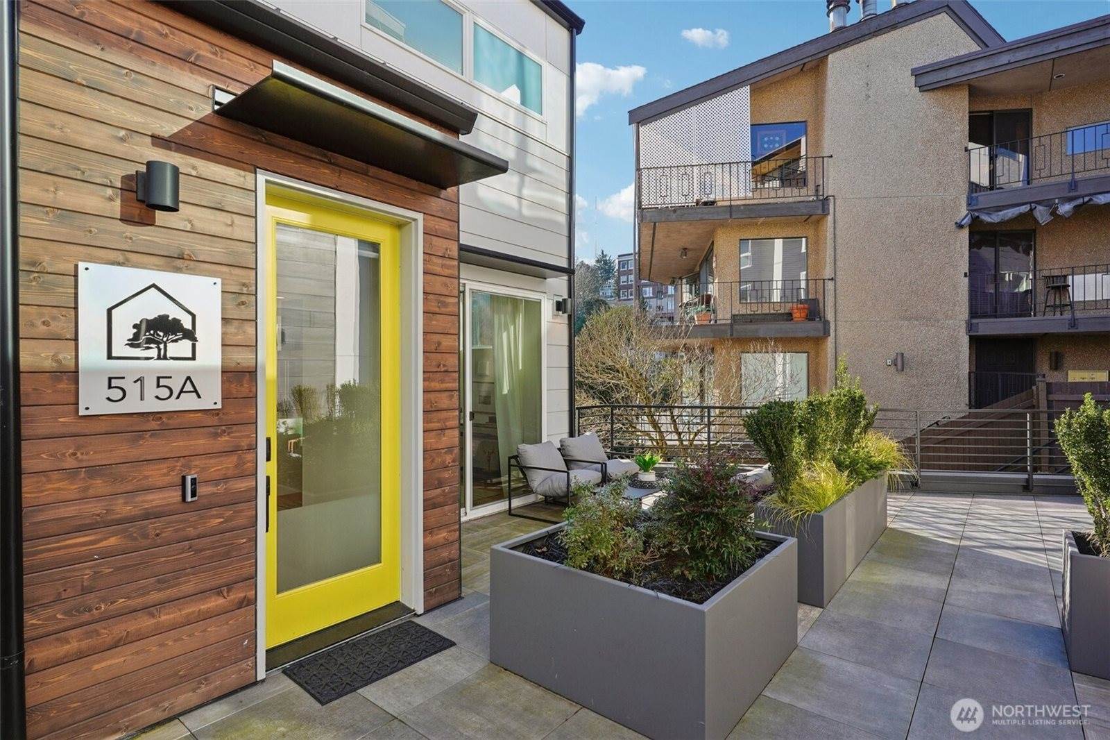 515 Howe Street, #A, Seattle, WA 98109