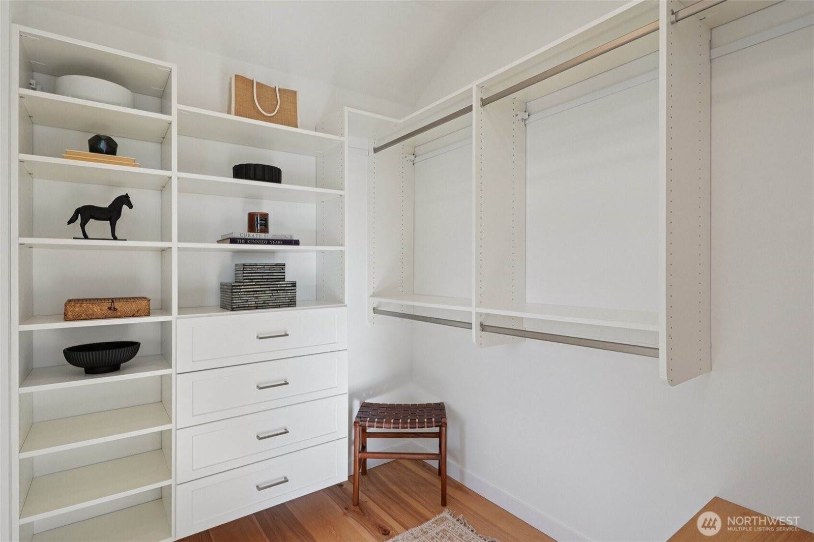 515 Howe Street, #A, Seattle, WA 98109