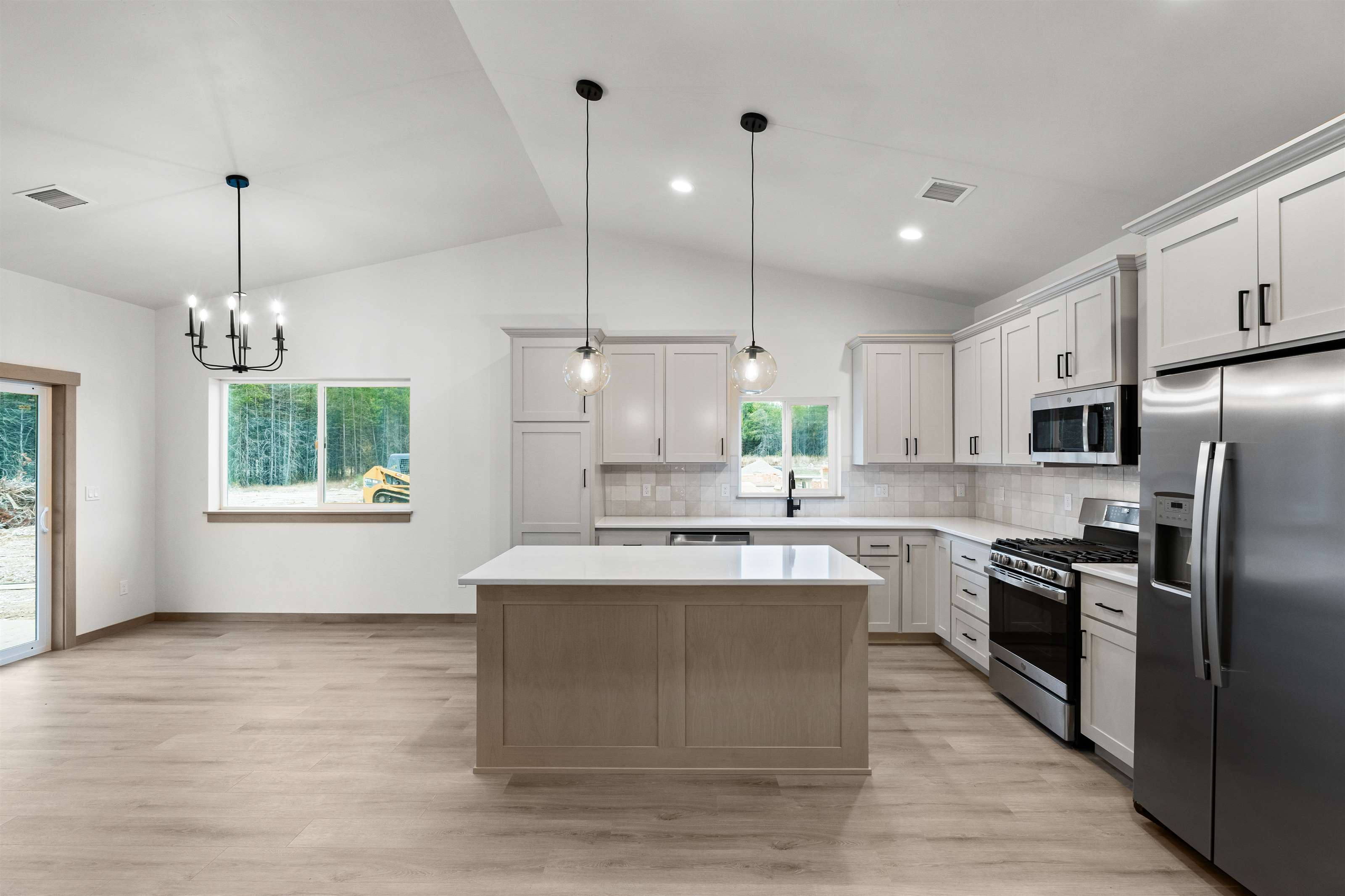 1971 E Yellow Pine Ave, Athol, ID 83801