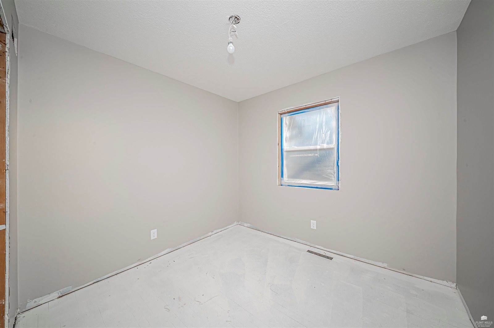 1406 Bel Air Drive, Junction City, KS 66441