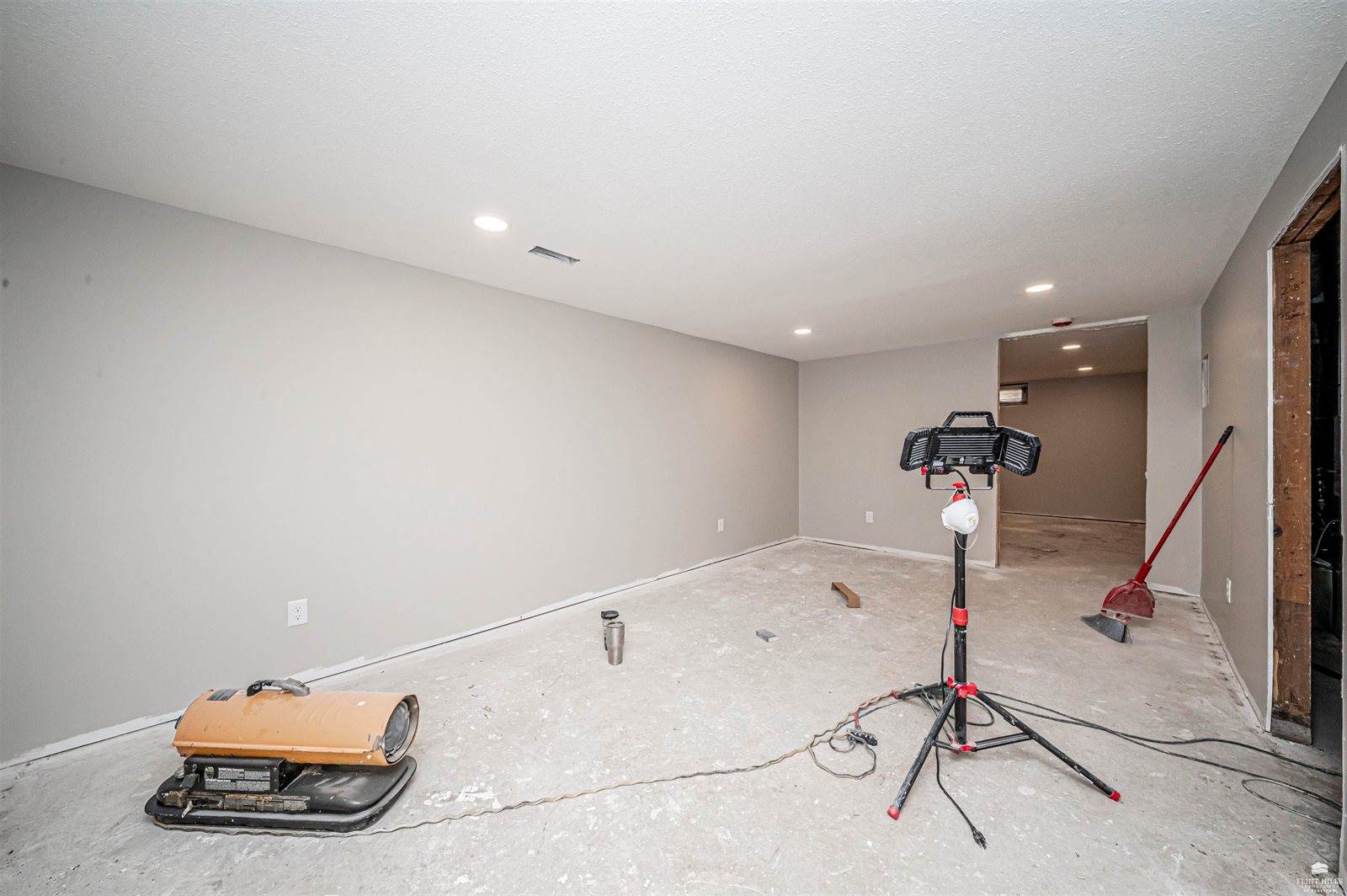 1406 Bel Air Drive, Junction City, KS 66441