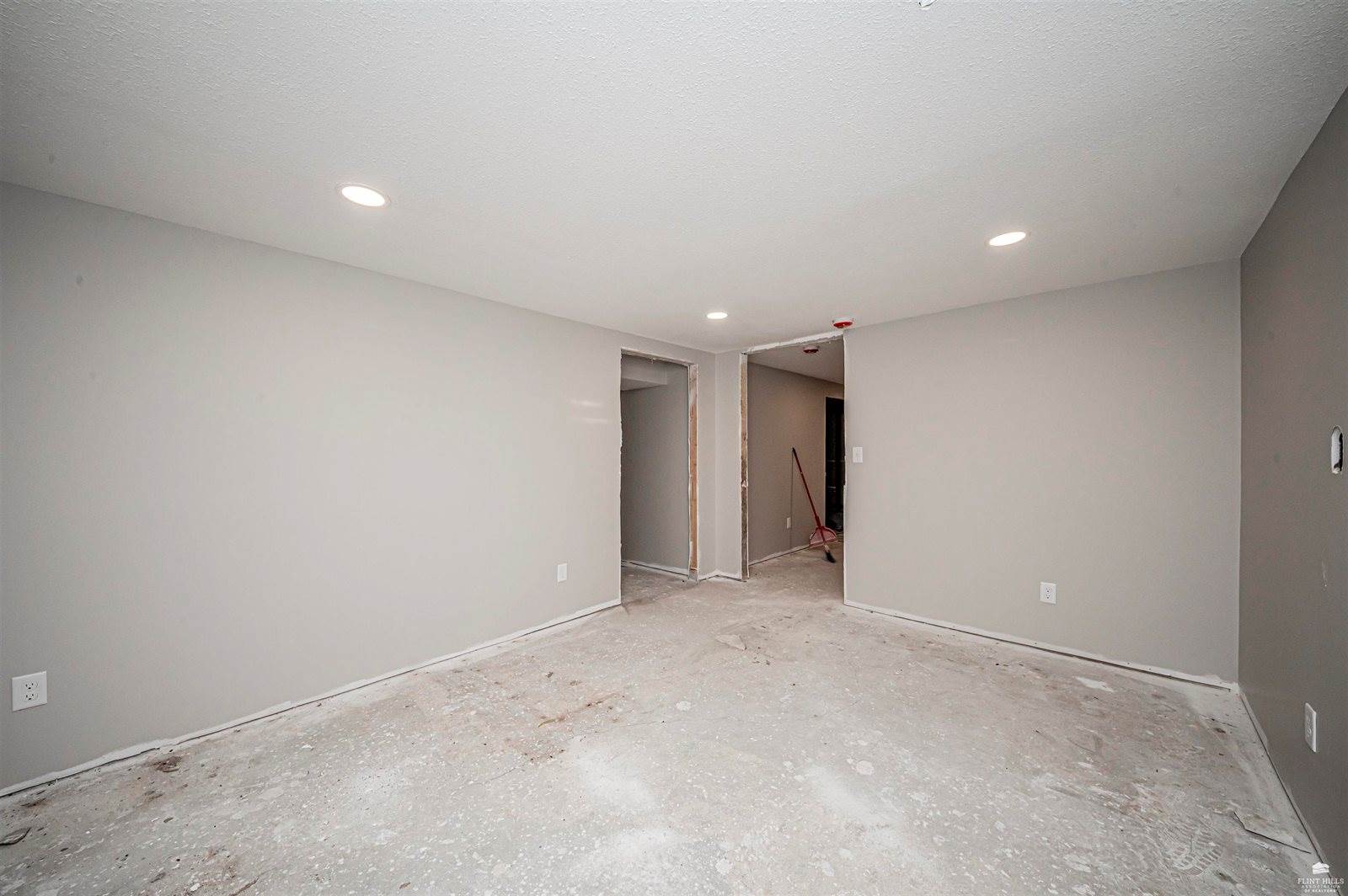 1406 Bel Air Drive, Junction City, KS 66441