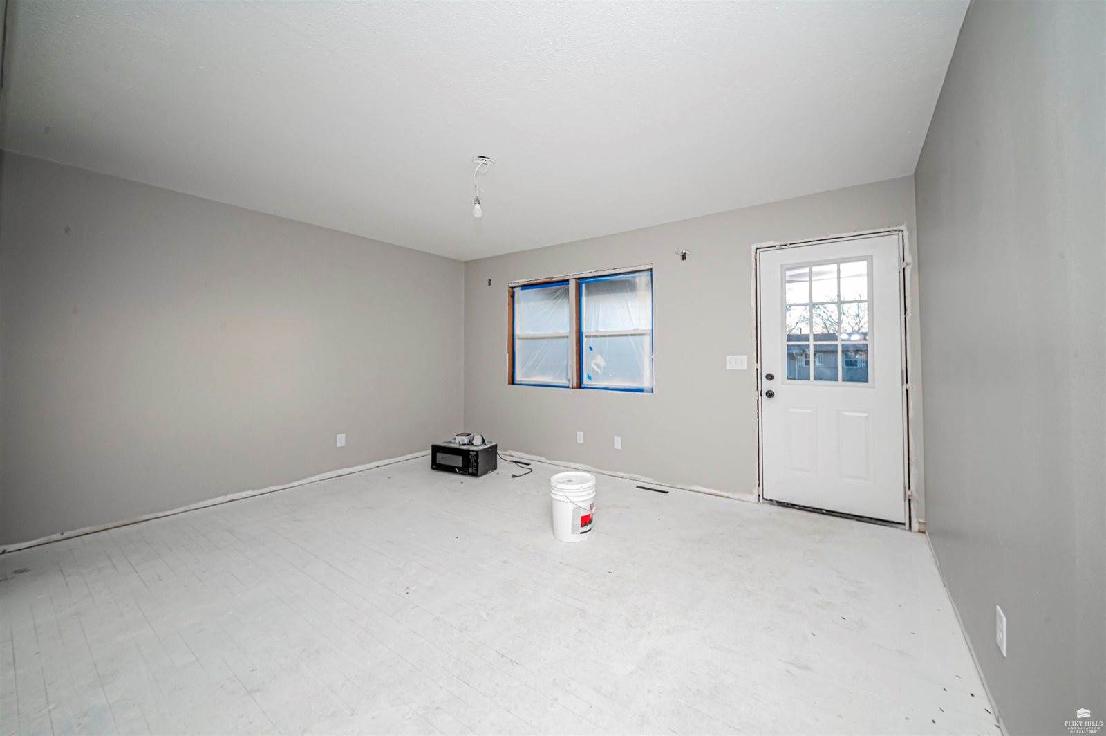 1406 Bel Air Drive, Junction City, KS 66441