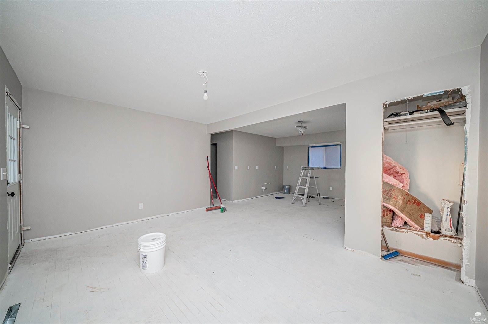 1406 Bel Air Drive, Junction City, KS 66441