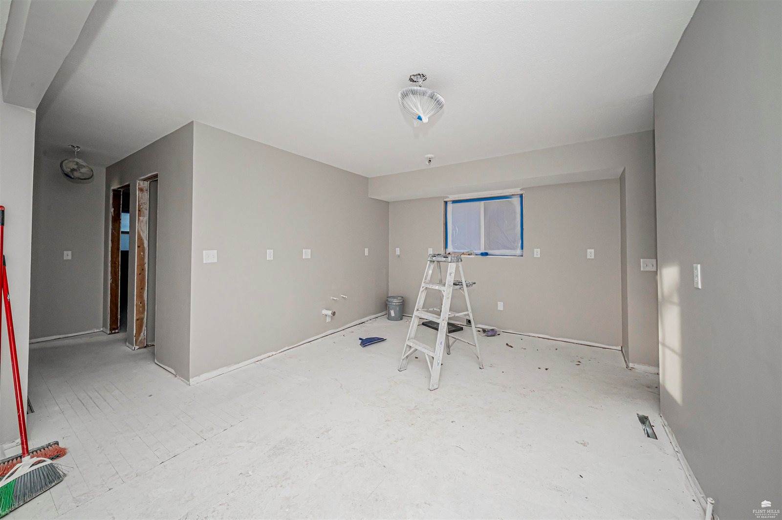 1406 Bel Air Drive, Junction City, KS 66441