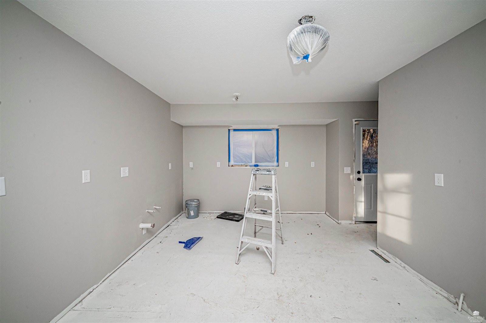 1406 Bel Air Drive, Junction City, KS 66441