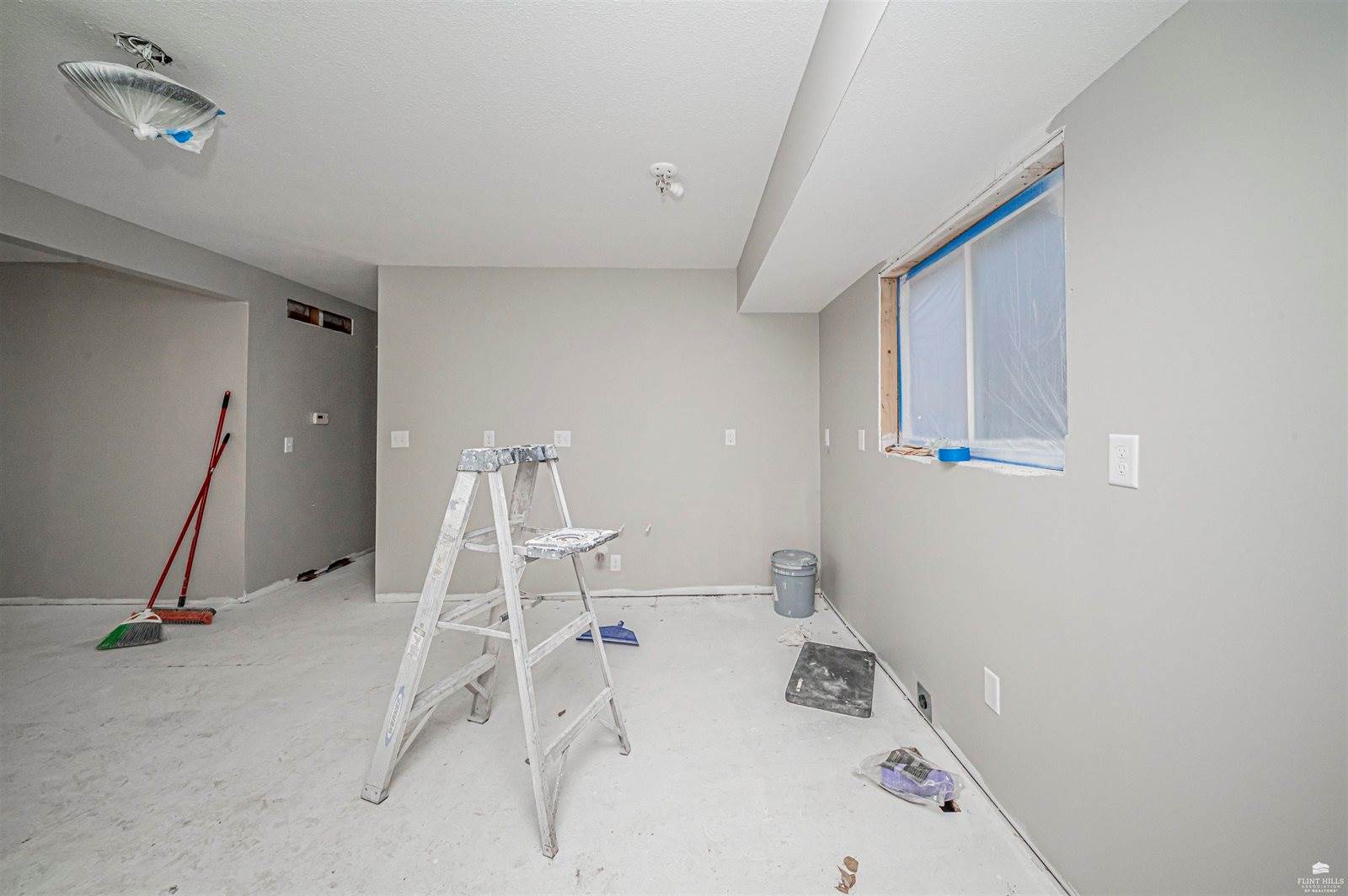 1406 Bel Air Drive, Junction City, KS 66441