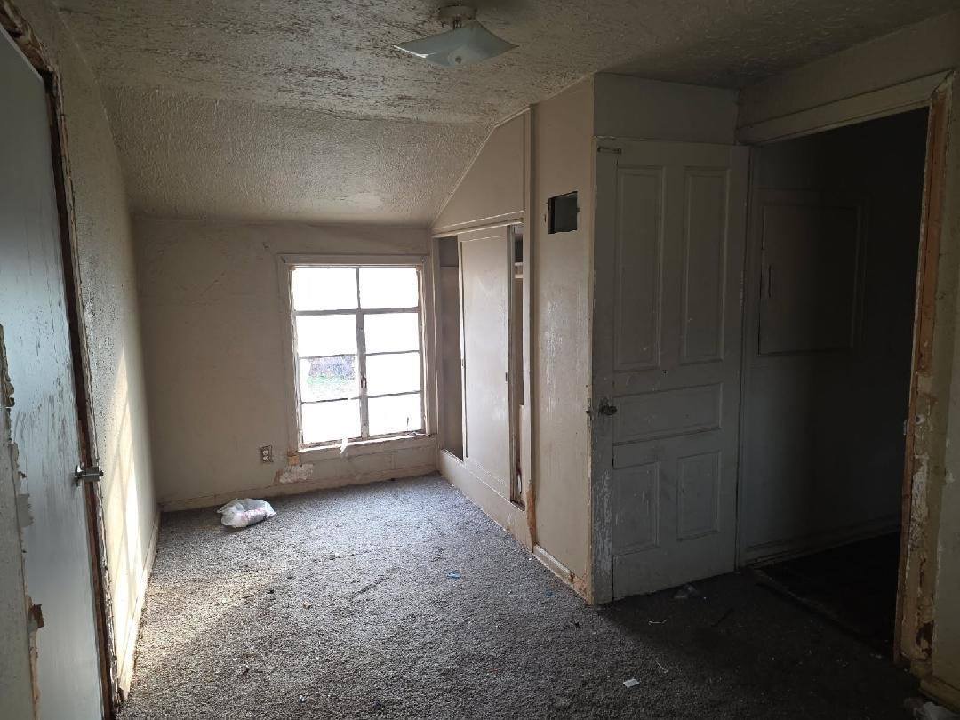 3715 Lavon St, Wichita, KS 67208