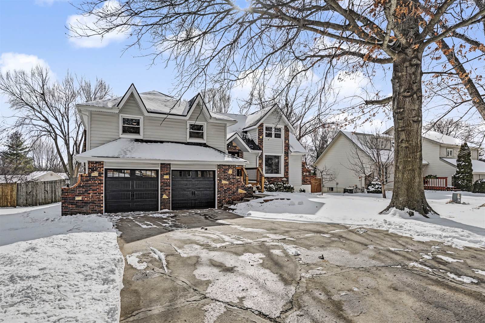 6215 NW Pine Ridge Road, Parkville, MO 64152