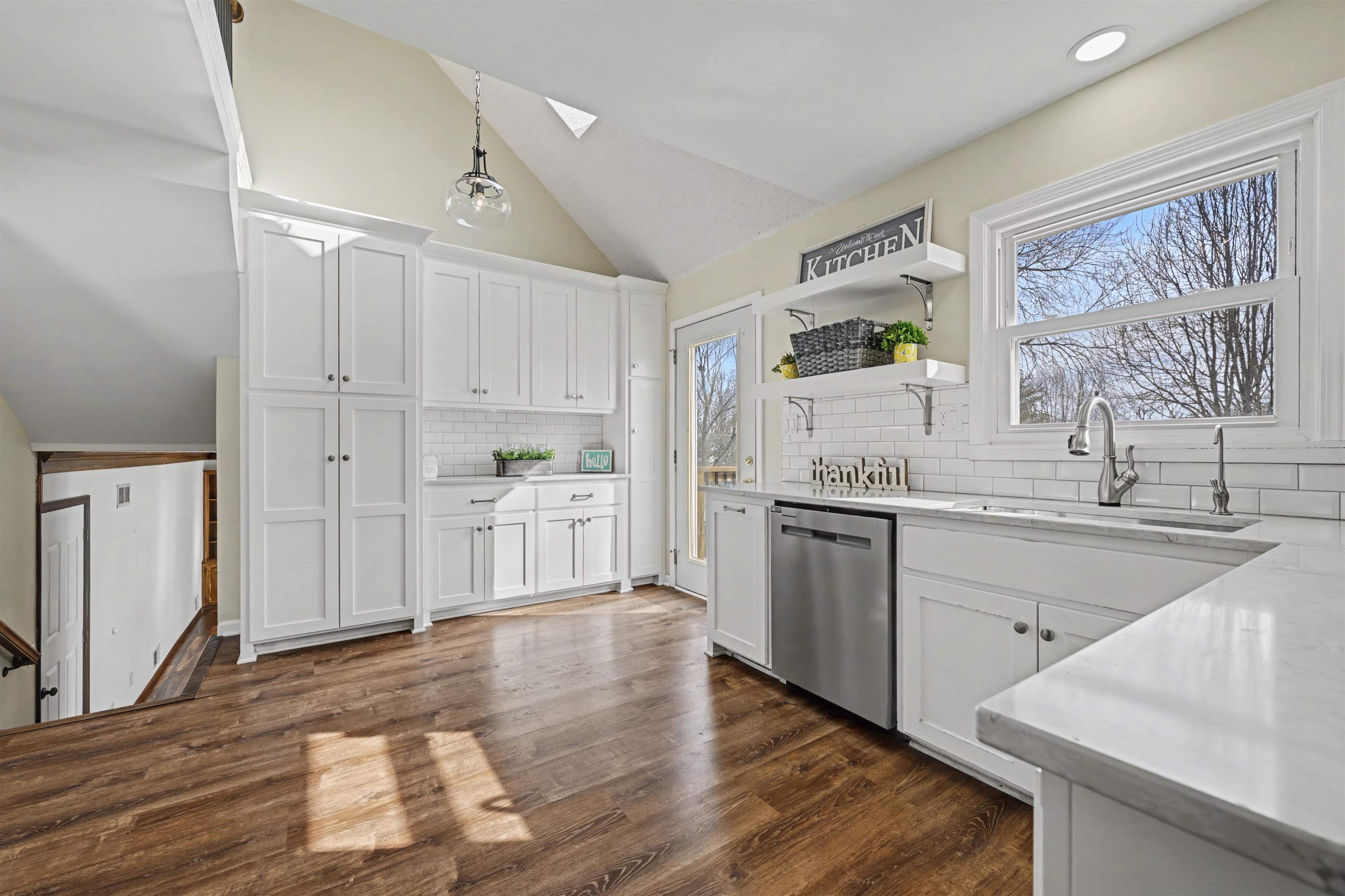 6215 NW Pine Ridge Road, Parkville, MO 64152