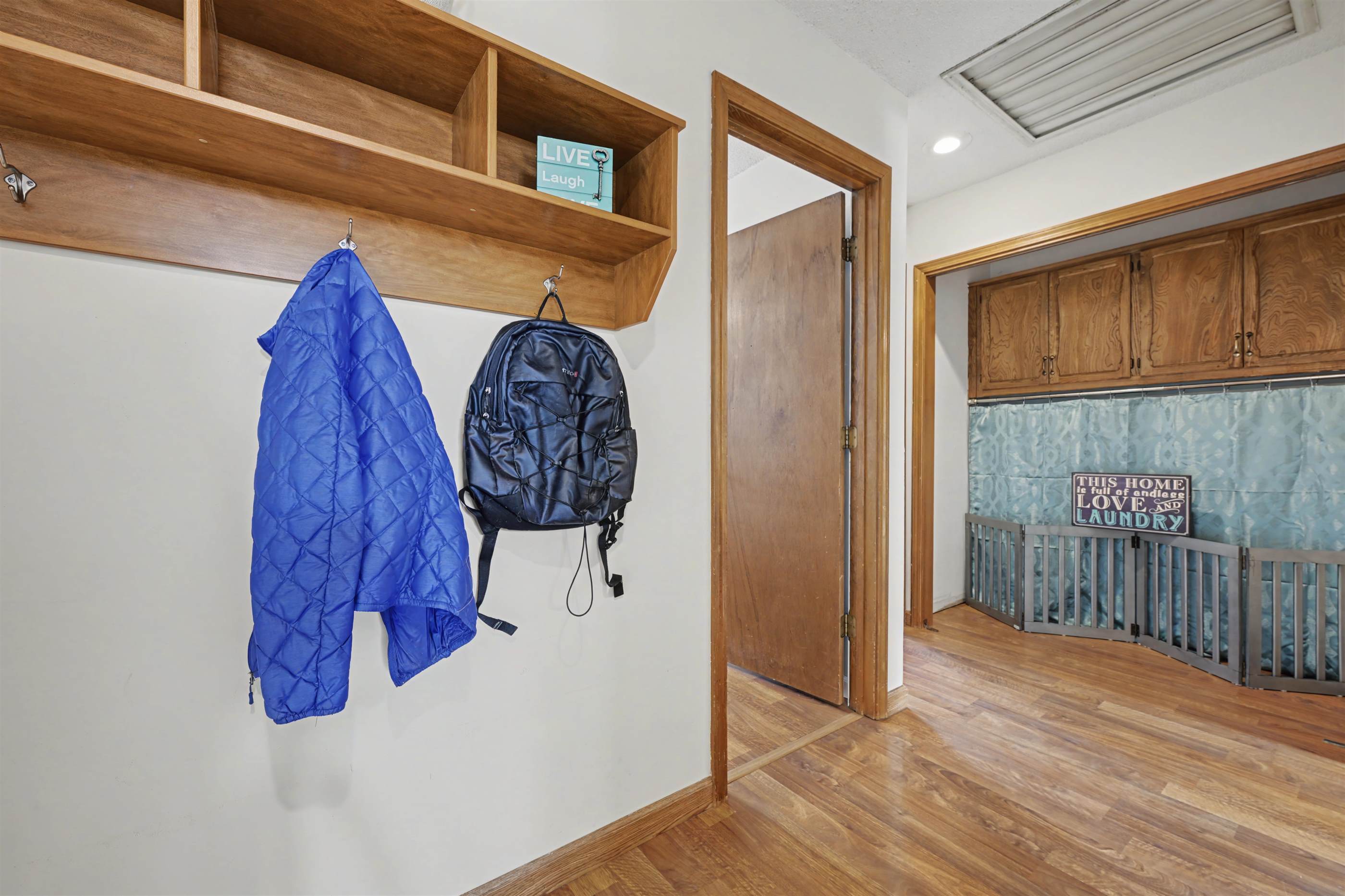 6215 NW Pine Ridge Road, Parkville, MO 64152