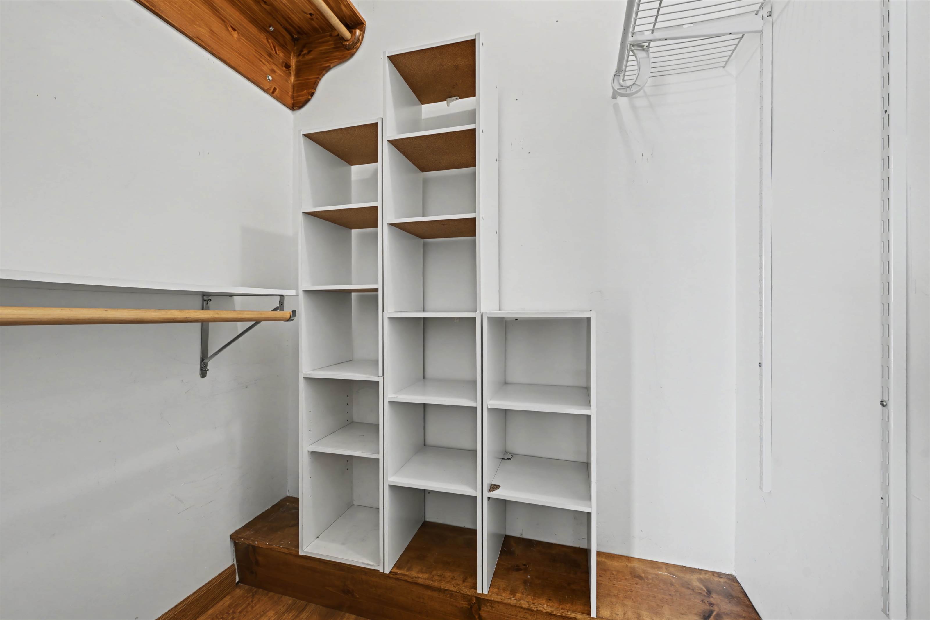 6215 NW Pine Ridge Road, Parkville, MO 64152