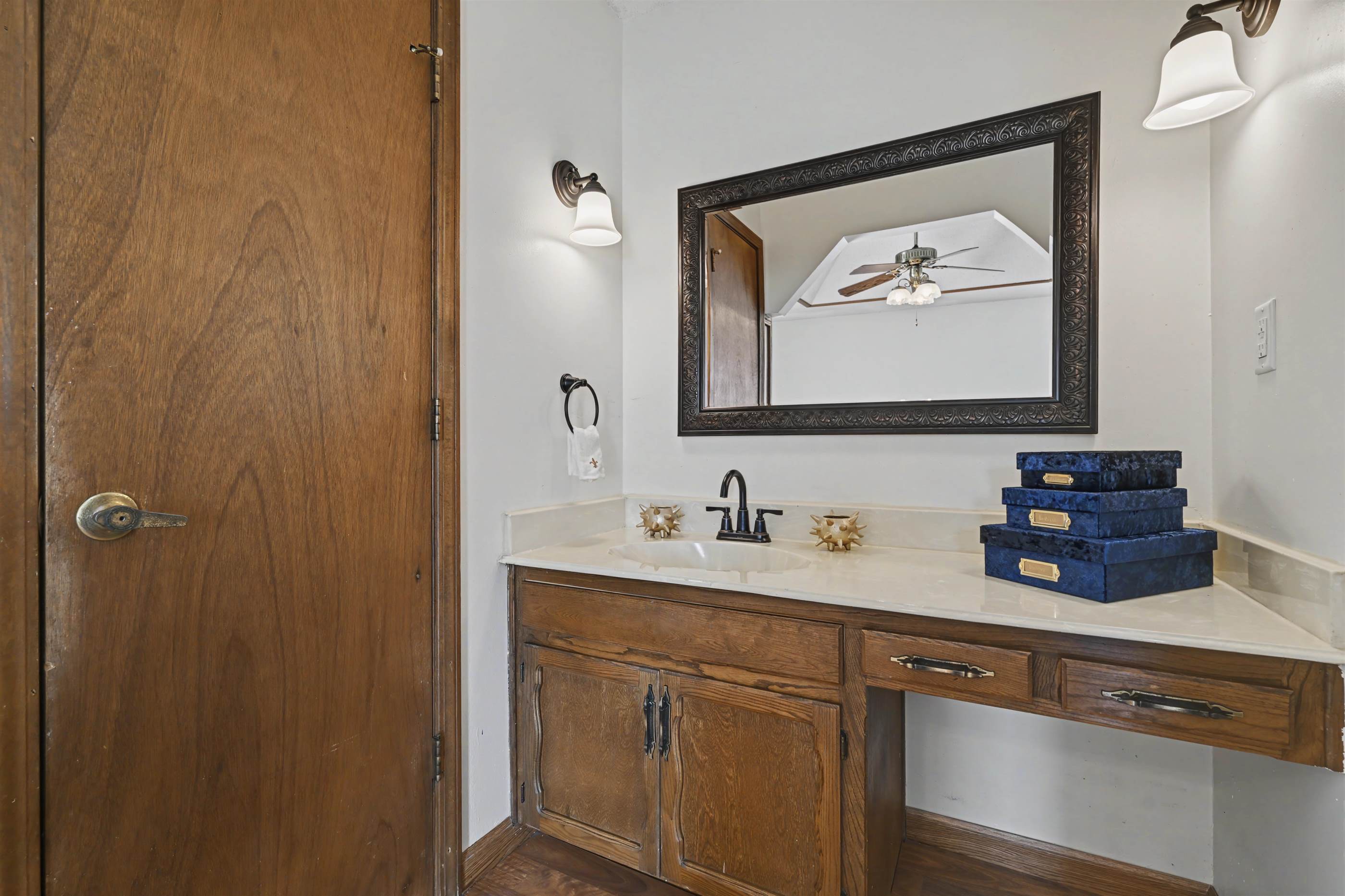 6215 NW Pine Ridge Road, Parkville, MO 64152