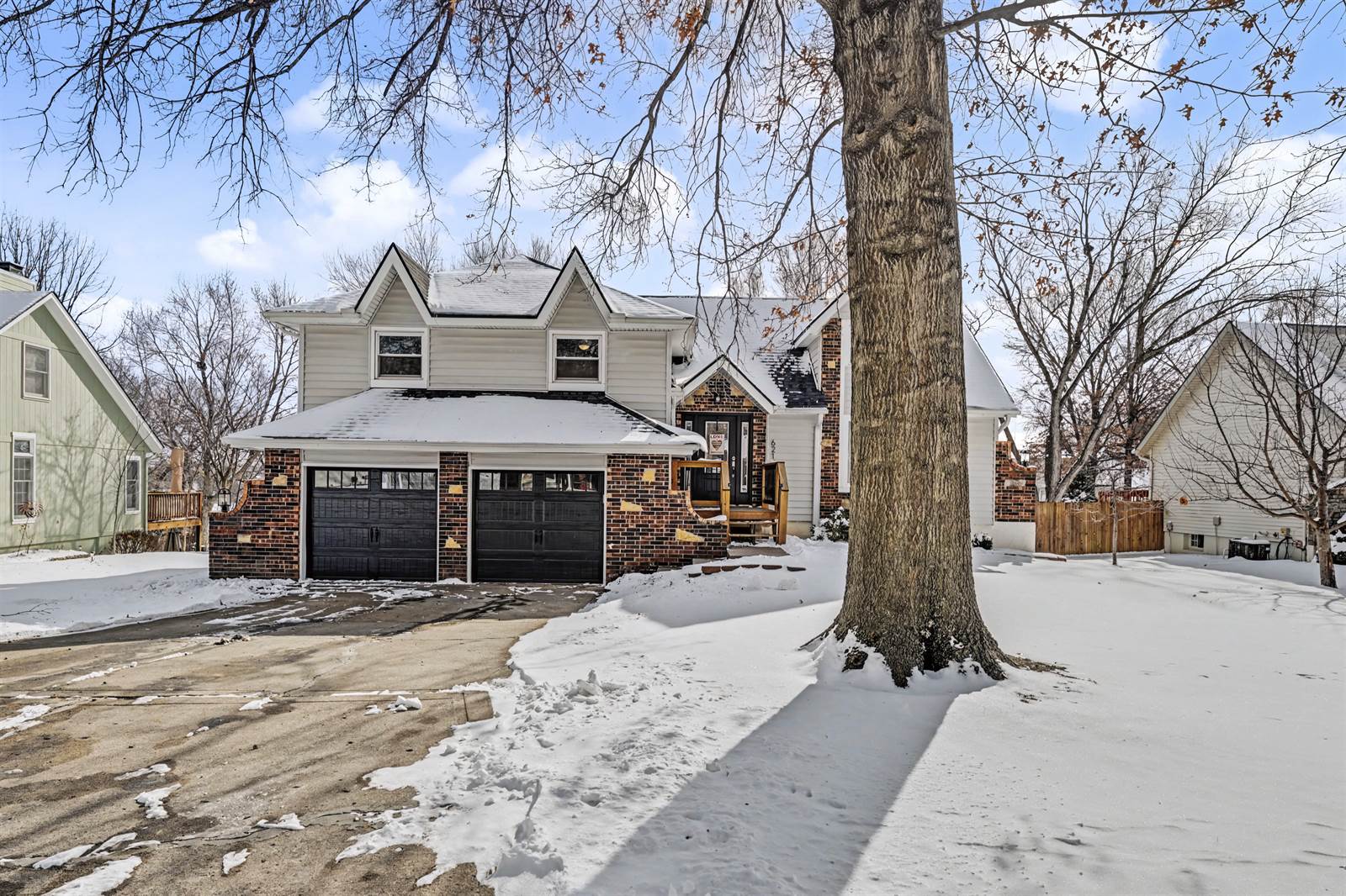 6215 NW Pine Ridge Road, Parkville, MO 64152