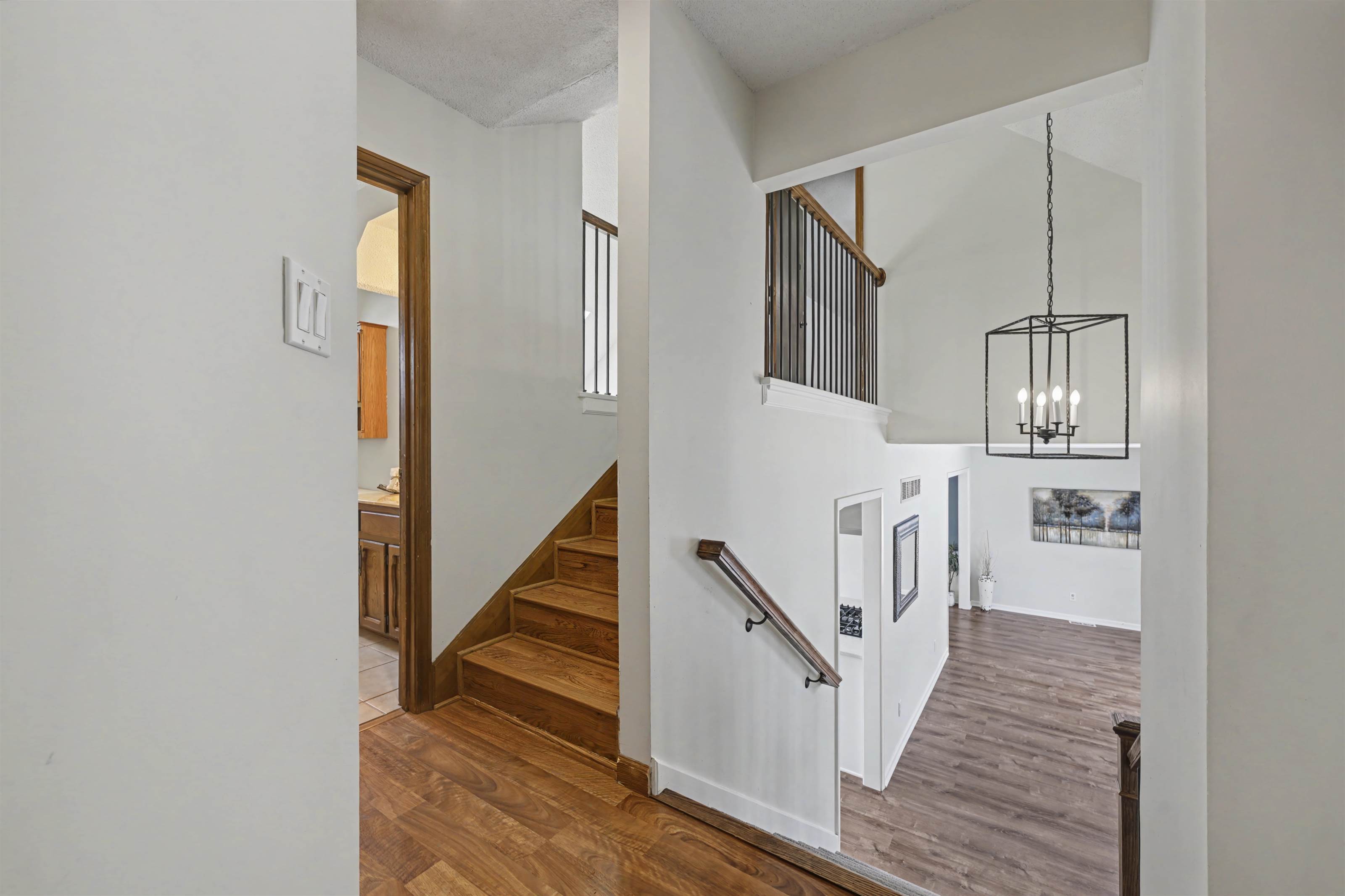 6215 NW Pine Ridge Road, Parkville, MO 64152