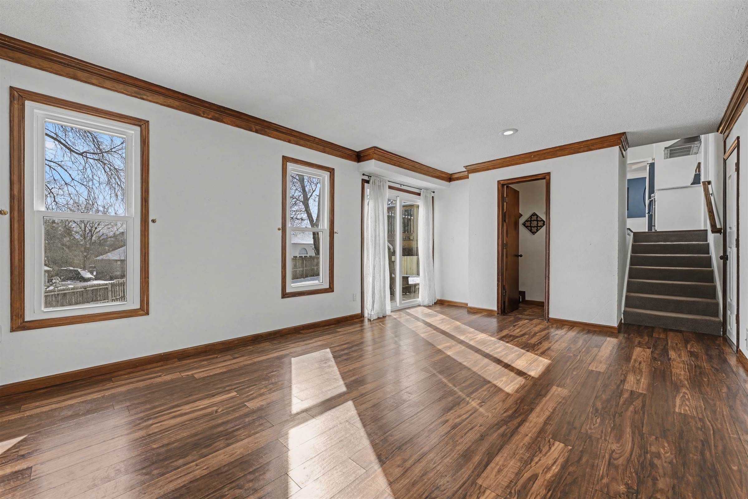 6215 NW Pine Ridge Road, Parkville, MO 64152